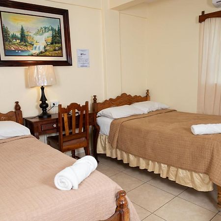 קומאיאגואה Hotel Internacional Palmerola מראה חיצוני תמונה