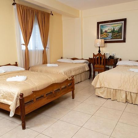 קומאיאגואה Hotel Internacional Palmerola מראה חיצוני תמונה