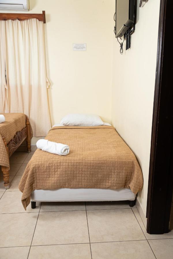 קומאיאגואה Hotel Internacional Palmerola מראה חיצוני תמונה