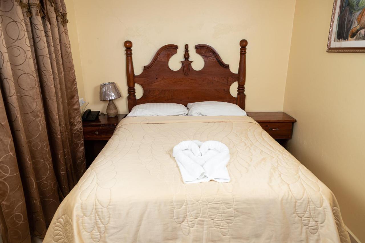 קומאיאגואה Hotel Internacional Palmerola מראה חיצוני תמונה