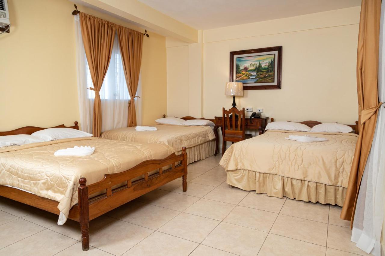 קומאיאגואה Hotel Internacional Palmerola מראה חיצוני תמונה