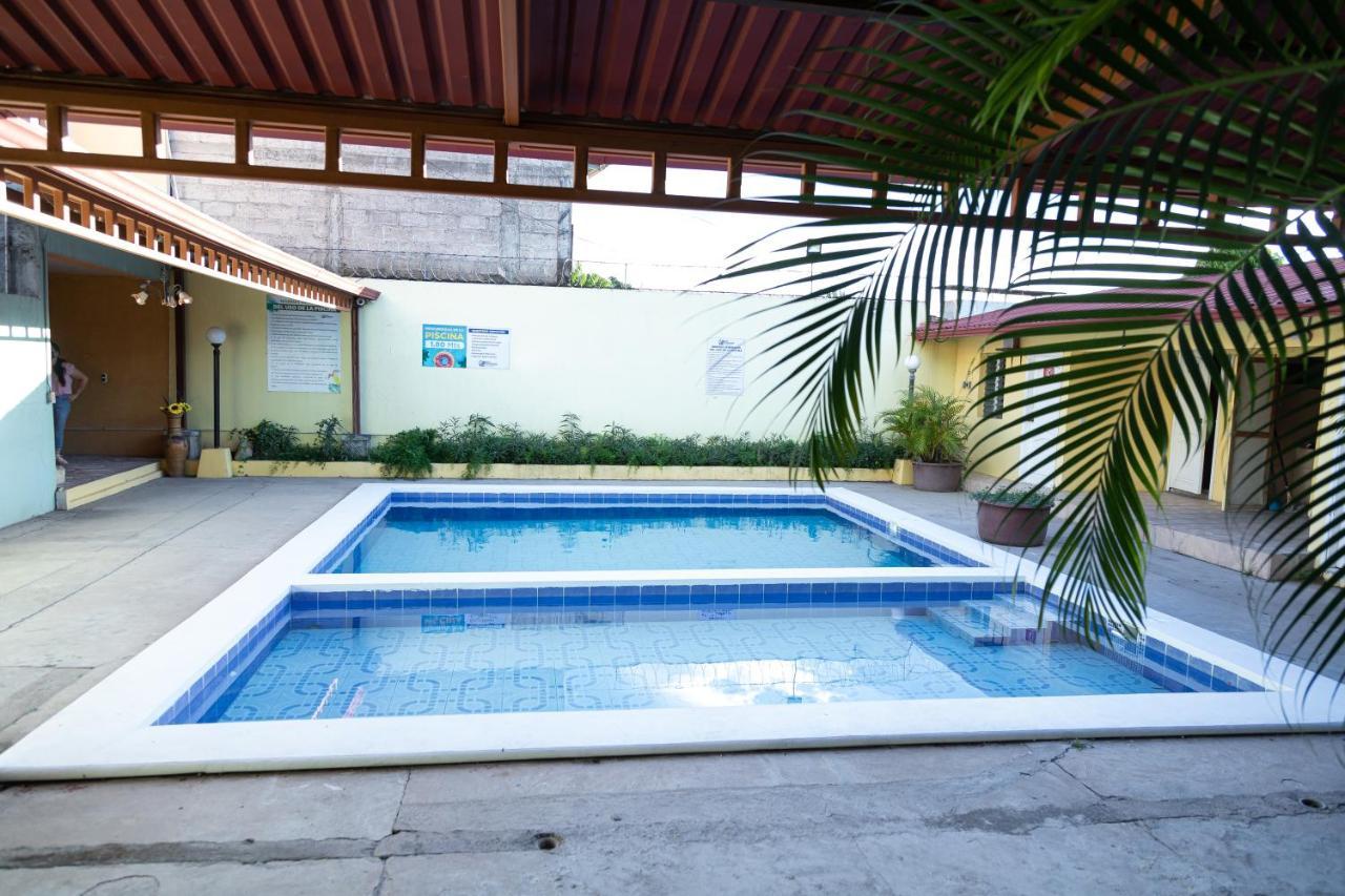 קומאיאגואה Hotel Internacional Palmerola מראה חיצוני תמונה